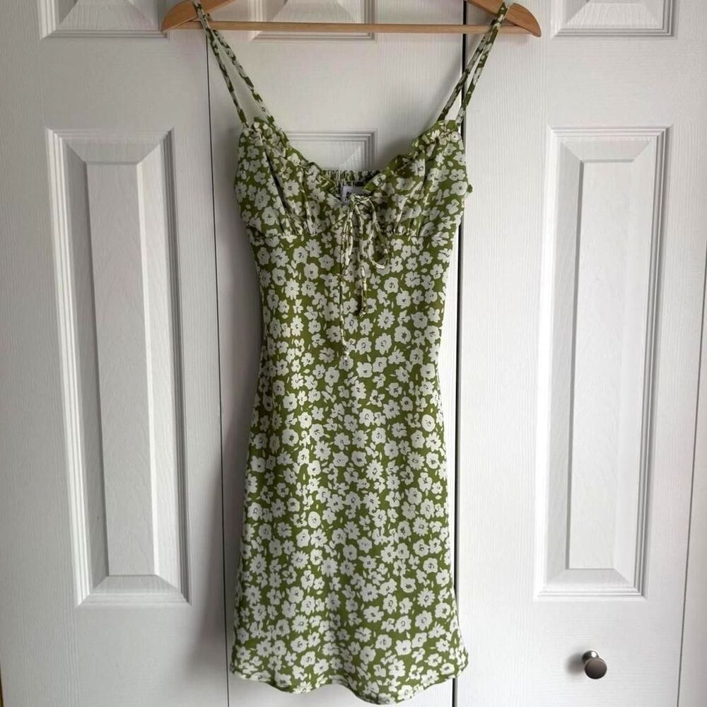 Princess Polly Green and White floral print dress size 0